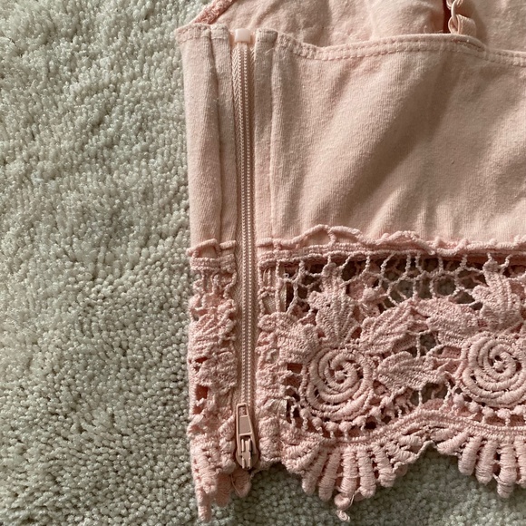 Garage Lace Crop Top - Picture 4 of 5